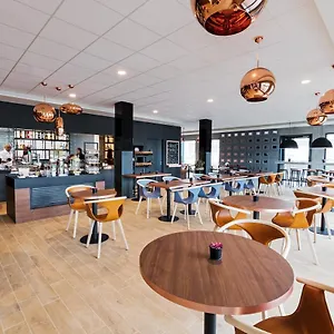 Отель Zuerich Airport